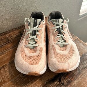 Altra Women's Athletic Shoes in Peach and White